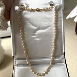 New Pearl Necklace with Gold Clasp